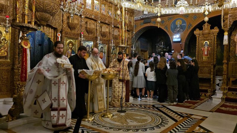 ΘΕΙΑ  ΛΕΙΤΟΥΡΓΙΑ ΓΙΑ ΤΟΥΣ ΔΙΑΓΩΝΙΖΟΜΕΝΟΥΣ ΜΑΘΗΤΕΣ